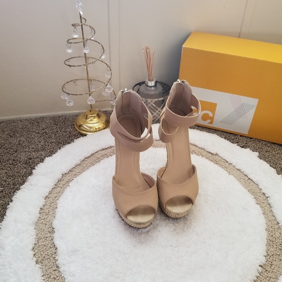 Bamboo Beige Wedge Heels - Picture 2 of 7